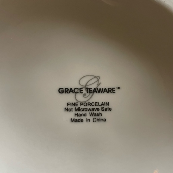 GRACE TEAWARE NWOT Crowned Skull Gothic Design  Fine Porcelain Cake Pedestal - Picture 5 of 11